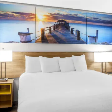 Days Inn by Wyndham Huntington