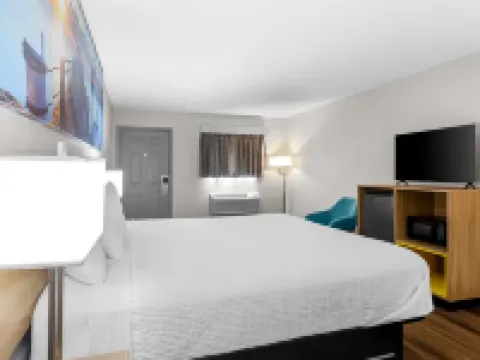 Days Inn by Wyndham Huntington Hotels in Barboursville