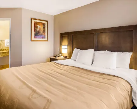 Quality Inn Hotels in Moriarty