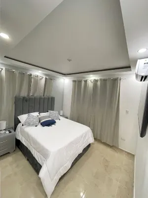Charming 3-bedroom apartment with AC, WiFi and Parking in La Vega, Dominican Rep Hotel a La Vega