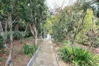 Lake Apartment With Lush Garden Veranda Hotels in Gonte