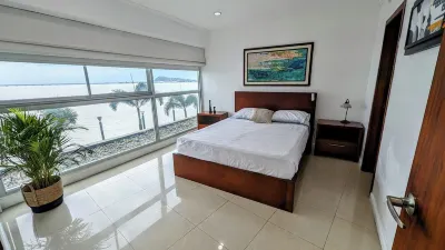 Apartamento de 2 habitaciones en Puerto Santa Ana Centro Turistico de Guayaquil 拉斯皮納斯住宿飯店