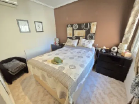 Detached villa with private pool, in a haven of peace and close to everything!