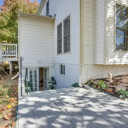 Elegant Executive Stay Near Dulles Airport - Private Office & Entrance