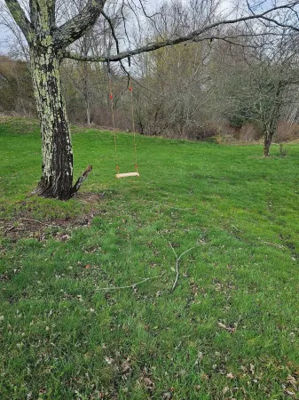 Modern Country Hideaway with 2 Ponds and Stream on 27 Scenic Acres. Отели в г. Fallsburg