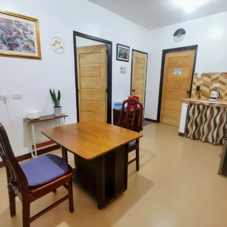 Charming bungalow with AC and WiFi in peaceful Angeles