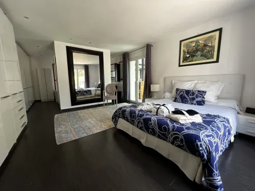 Villa de Prestige sur 2000m2 de Jardin Arboré Avec Piscine et Jacuzzi