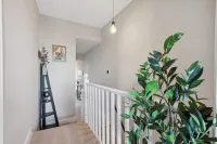 Modern & Charming Cottage Flat | Parking, Garden, Short walk to train, Eateries Hotel a Leyton