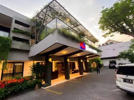 Hotel Gajah Mada Lumajang Отели рядом с достопримечательностью «Masjid Al-Itqon»