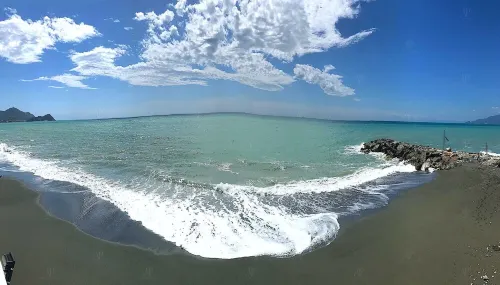 Just 100 meters. from the beach and convenient shops