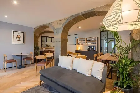 Urbano FLH Hotels Lisboa Отели рядом с достопримечательностью «Триумфальная Арка на руа Аугушта»