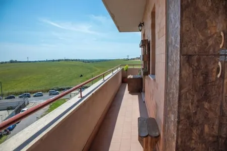 LucyElegance Apartment Pomezia [Wi-Fi Free]. Отели рядом с достопримечательностью «Lungomare delle meduse Torvaianica»