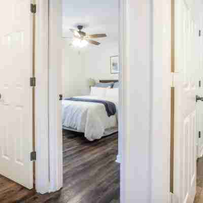 TigerTown Retreat - Comfort Minutes from Campus Rooms