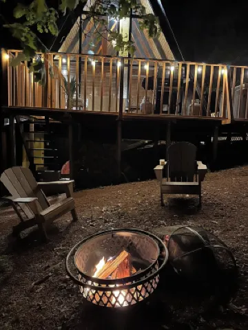 Sequoia A-frame Nirvana: Modern + Views + Hot Tub + Cozy Fireplace+Pet Friendly