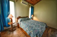 Villa Romancing The Stone - Amazing Villa in Ojochal, Osa Hotels in Ciudad Cortes