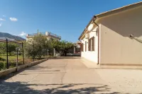 Villa two minutes from the sea Hotels in Trabia