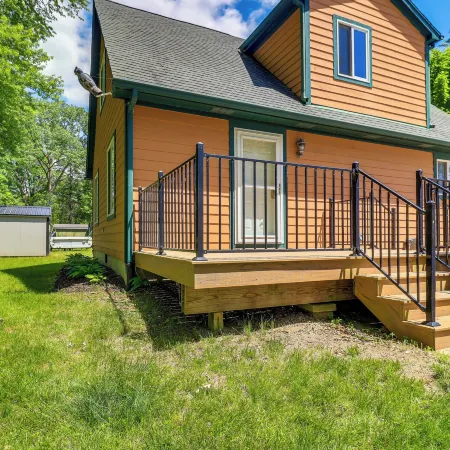 Brooklyn Cottage w/ Dock - Steps to Wamplers Lake!
