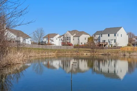 Spacious 4-bedroom house in awesome Pickerington with fitness room, WiFi Отели в г. Пиккерингтон