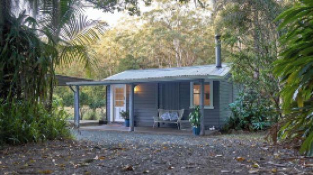 Kick back in a calm, stylish space in the foothills of the Watagan Mountains