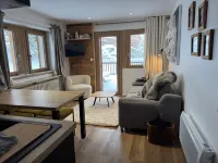 APARTEMENT TERRACE SOUTH FACING ON THE SLOPES Sunday to Sunday