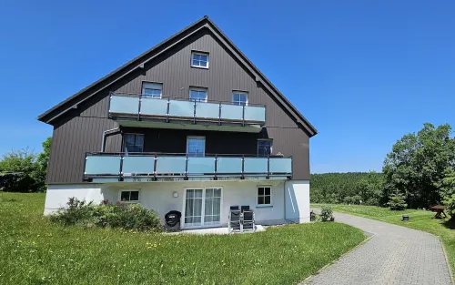 Mountain idyll -renovated and high quality with solid wood bed at comfort height