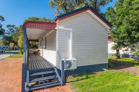 Rockingham Holiday Village Отели в г. Рокингем