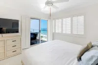 오션프런트 젬, 발코니 있음, 수영장, 온수 욕조 및 카본 비치 이용 가능, 블루워터 헤이븐 바이 아반트스테이