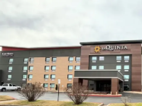 ฮอว์ธอร์น เอ็กซ์เทนเด็ด สเตย์ บาย วินด์แฮม สปริงเดล โรงแรมในสปริงเดล