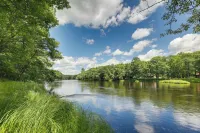 Cozy Cabin on 10 Acres, Walk to Chippewa River! - parking
