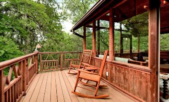 Whispering Hollow in Eureka Springs