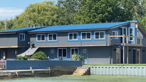 ~The UpSiDe DoWN PaRRoT~Swim Fish Relax ON LakeHURON! ~Killarney Beach *Bay City Hotels in Bangor Charter Township