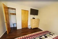 {Forget-Me-Not Inn} Alaskan Vacation Rental (Bear Suite) Hotels in Sitka