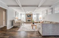 Yale Gather Hideaway Hotels in Bartlett