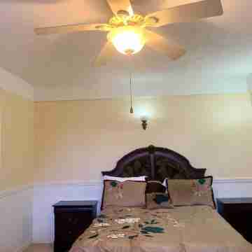 Rodney Heights 2 BR en-suite Apartment Rooms