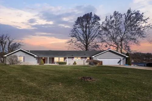 Waterfront home with dock, pool and hot tub! NOTRE DAME FOOTBALL