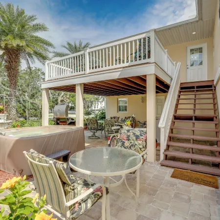 St Augustine Apt w/ Hot Tub Access ~ 1 Mi to Beach