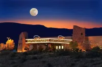 The Lodge at Cliff Castle Casino Hotels near Mindeleff Cavates