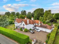 Holiday Home near Beaches & Cafes, UK