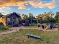 Charming Cabin w/ Hot Tub in the Heart of the TX Hill Country