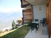 Cozy Apartment With Valley Views