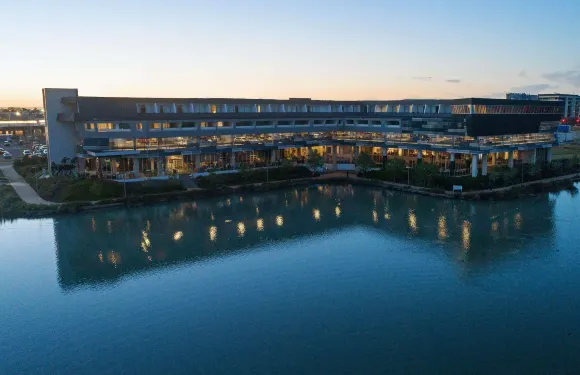 墨爾本卡羅林斯温泉美居酒店（原雅高美爵酒店）