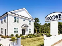 The Cove at Salem Hotels near Salem Station