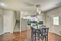 Family-Friendly Texas City Home ~ 15 Min to Kemah Boardwalk!