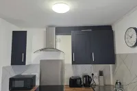 Cosy Studio in Heart of Bridgend - Wifi