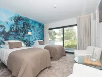 Estoril Village Guest House Hotel dekat Pantai Poca