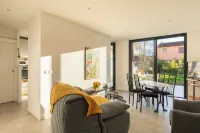 Dify Stoppa - Lyon Parilly Hotels in Venissieux