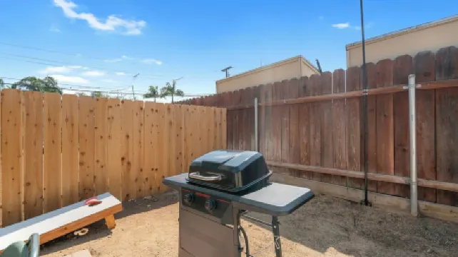 Sunset Mesa • Spa• Ac • 10+ Guests •Theatre• Downtown• Beach • 3 Bed/2 Bath