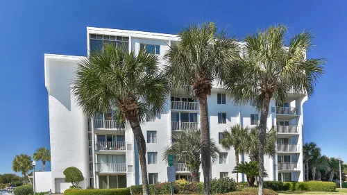 Dolphin Point 404B - 2Br on Holiday with Views of Harbor