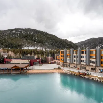 Studio In Lakeside Village, Updated Kitchen & Bath Apts