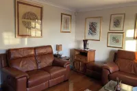 Apartment - Sleeps 4 - Parking - Balcony - Garden